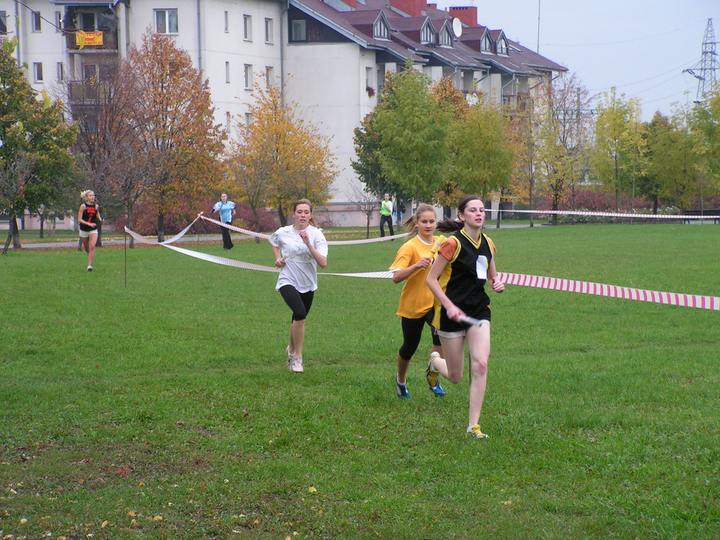 Zdjęcie: Emilia Drofiszyn z klasy 3a jeszcze na prowadzeniu