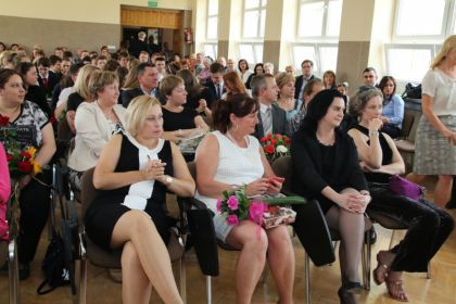 25 czerwca szkoła pożegnała 80 abiturientów Publicznego Gimmnazjum nr 9 Dwujęzycznego w Opolu. 