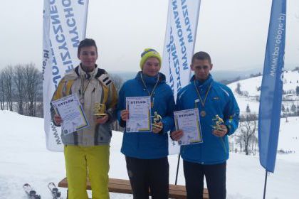 Narciarze na podium w Zieleńcu 