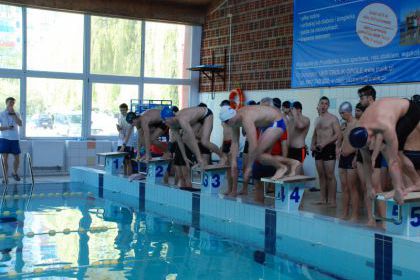 Brązowe medale w sztafetach w pływaniu szkół ponadgimnazjalnych !!! 