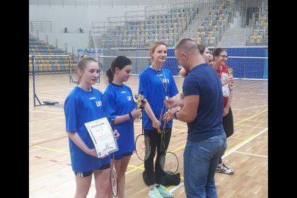 Kolejny sukces naszego żeńskiego zespołu - srebrny medal na Mistrzostwach Opola w Badmintonie 