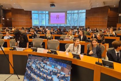 Uczennice LO3 na międzynarodowych debatach w Brukseli! 🇪🇺 