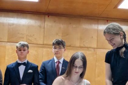 POŻEGNANIE TEGOROCZNYCH ABSOLWENT&Oacute;W TR&Oacute;JKI 