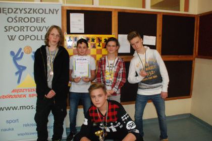 Brązowy medal  naszych szachistów z gimnazjum!!! 