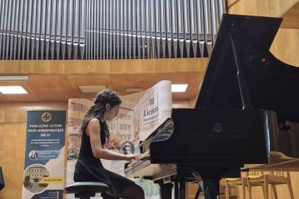 POŻEGNANIE TEGOROCZNYCH ABSOLWENT&Oacute;W TR&Oacute;JKI 