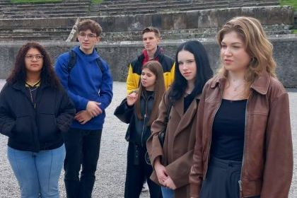 Tr&oacute;jka na międzynarodowej drodze - Neapol 