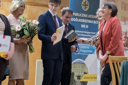 POŻEGNANIE TEGOROCZNYCH ABSOLWENT&Oacute;W TR&Oacute;JKI 