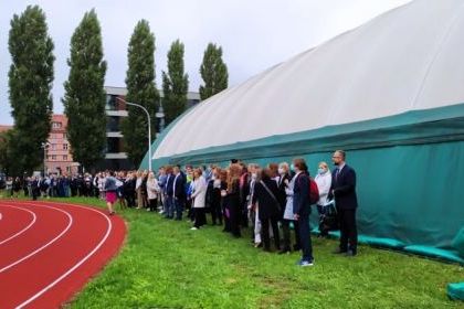 Uroczyste rozpoczęcie roku szkolnego w Publiczne Liceum Ogólnokształcące nr III w Opolu 