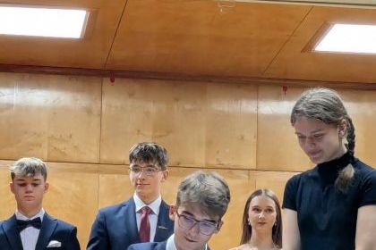 POŻEGNANIE TEGOROCZNYCH ABSOLWENT&Oacute;W TR&Oacute;JKI 