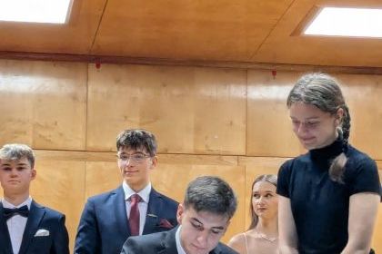 POŻEGNANIE TEGOROCZNYCH ABSOLWENT&Oacute;W TR&Oacute;JKI 